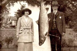Georginina Ballantine (1920) with record Salmon