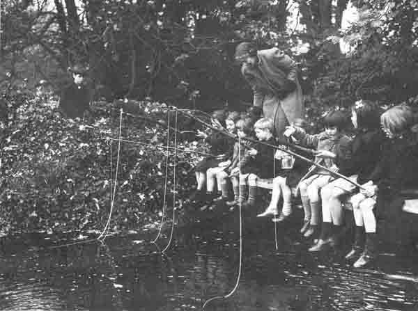 Young children in 1940 fishing in Buckinghamshire
