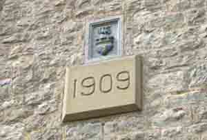 Date of 1909 on East wall
